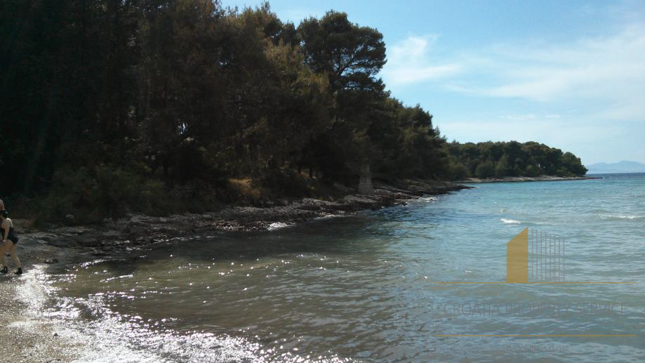 Attractive building plot 70 m from the sea - Supetar!