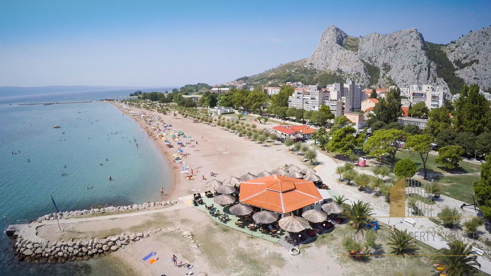 Šarmantna kuća u blizini gradske pješčane plaže – Omiš!