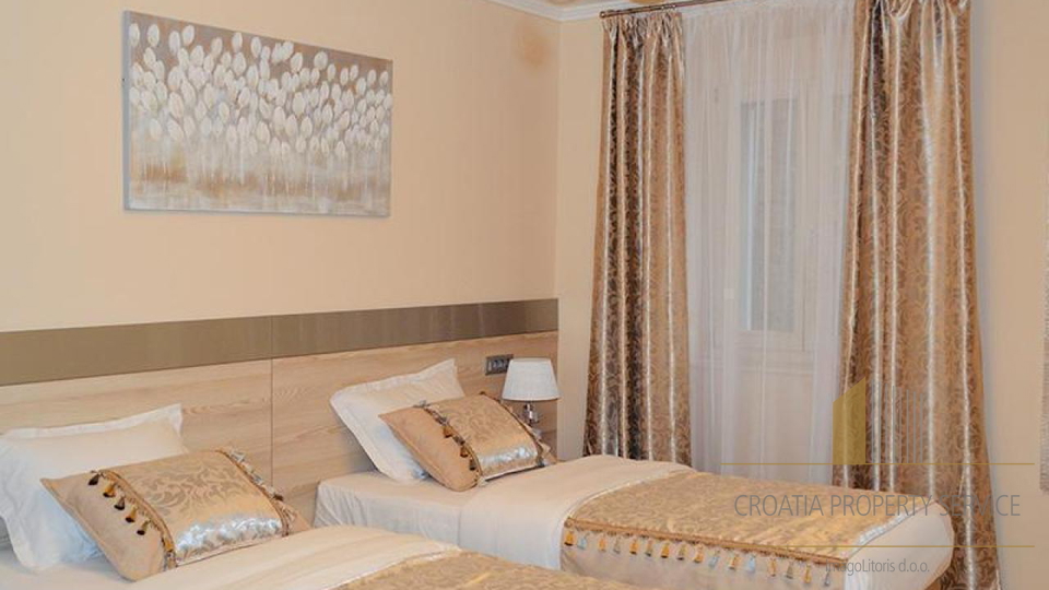 An exceptional 3*** hotel only 100 meters from the beach in Kaštela!