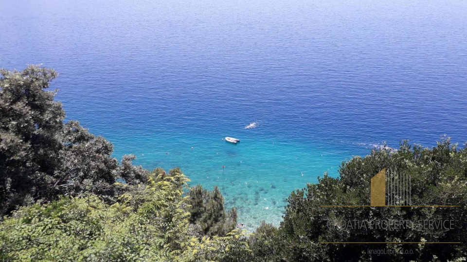 Bellissima casa con piscina in prima fila sulla spiaggia nella riviera di Omiš!