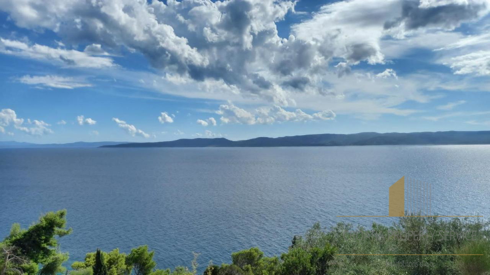Bellissima casa con piscina in prima fila sulla spiaggia nella riviera di Omiš!