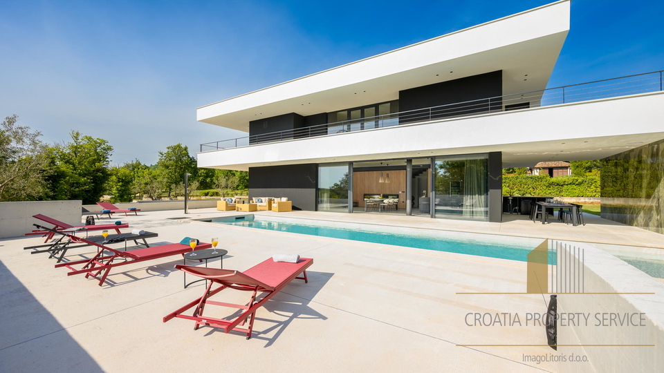 Luxury villa with 5*, spacious grounds, and a private pool in the heart of Istria!