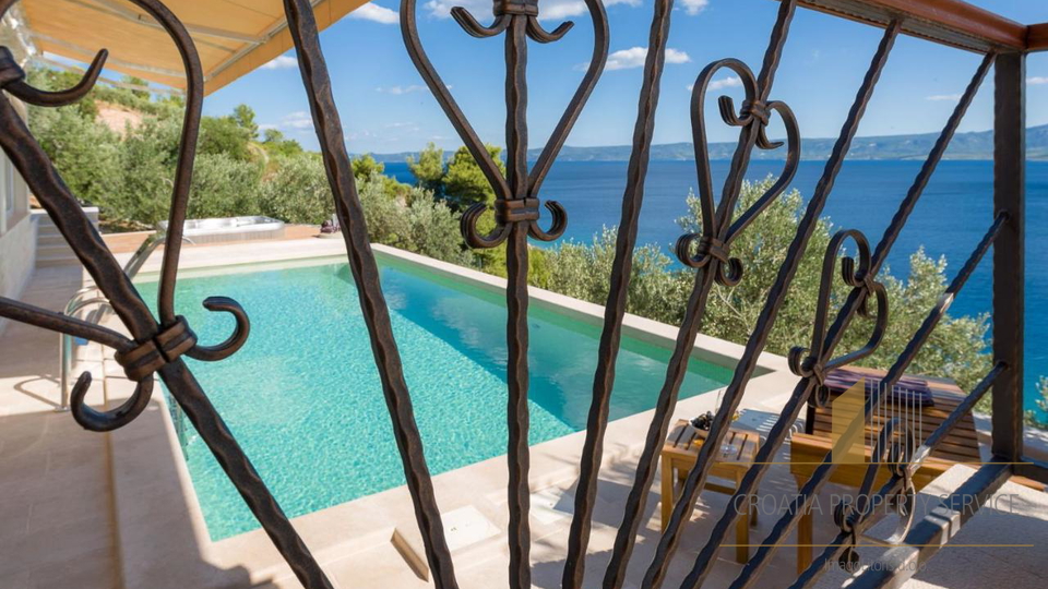 Exclusive villa just 100 meters from the beach in Bol, island of Brač!