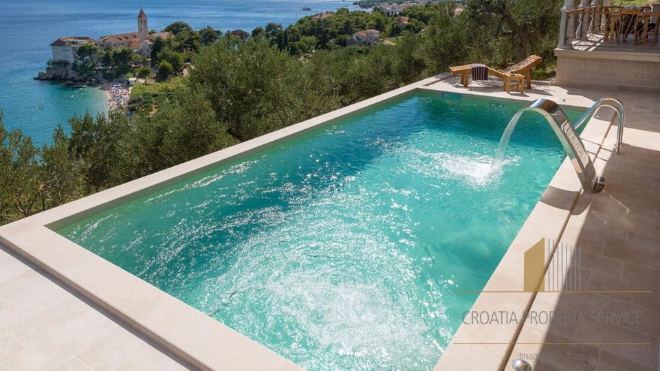 Exclusive villa just 100 meters from the beach in Bol, island of Brač!