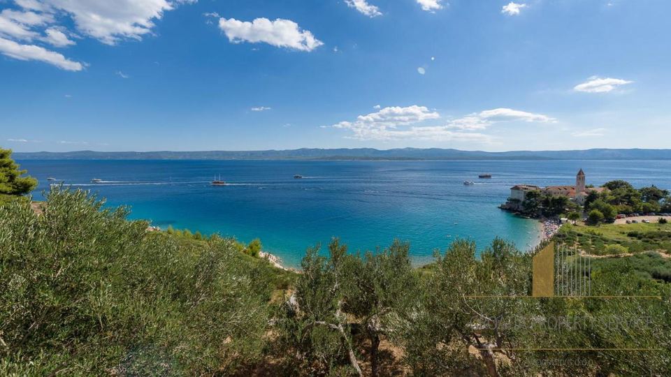 Ekskluzivna vila le 100 metrov od plaže v Bolu na Braču!