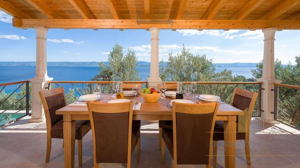 Exclusive villa just 100 meters from the beach in Bol, island of Brač!