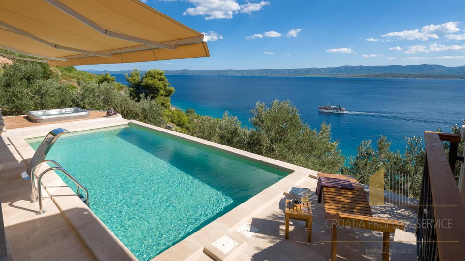 Exclusive villa just 100 meters from the beach in Bol, island of Brač!