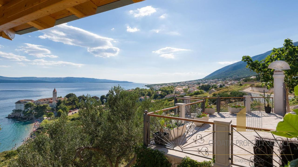 Exclusive villa just 100 meters from the beach in Bol, island of Brač!