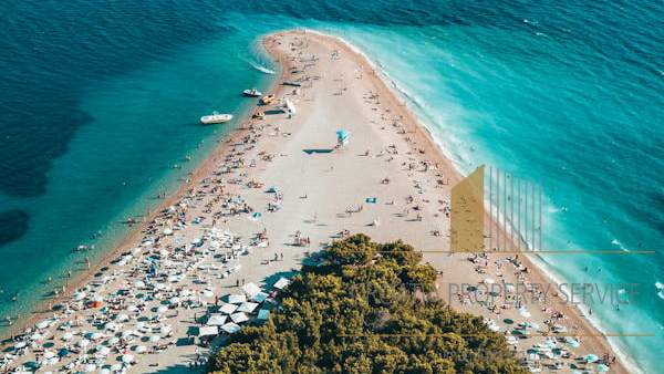 Ekskluzivna vila le 100 metrov od plaže v Bolu na Braču!