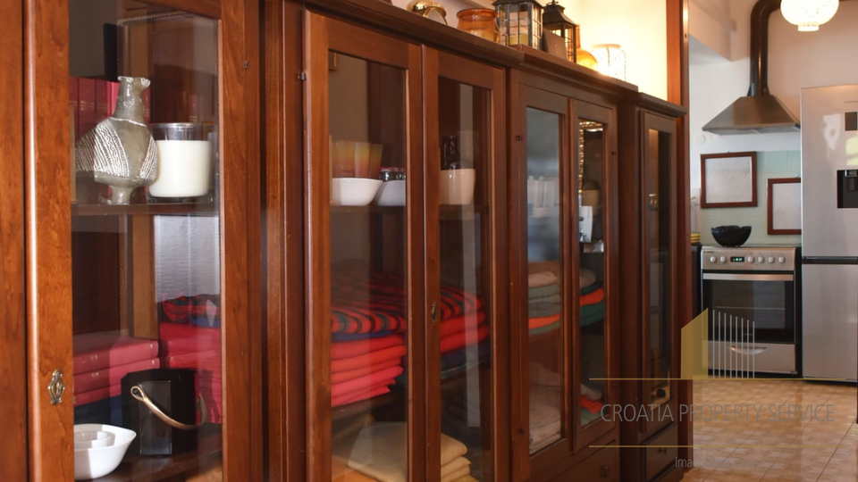 Exclusive sale! A beautiful villa with a pool, first row to the beach in Seget Donji!