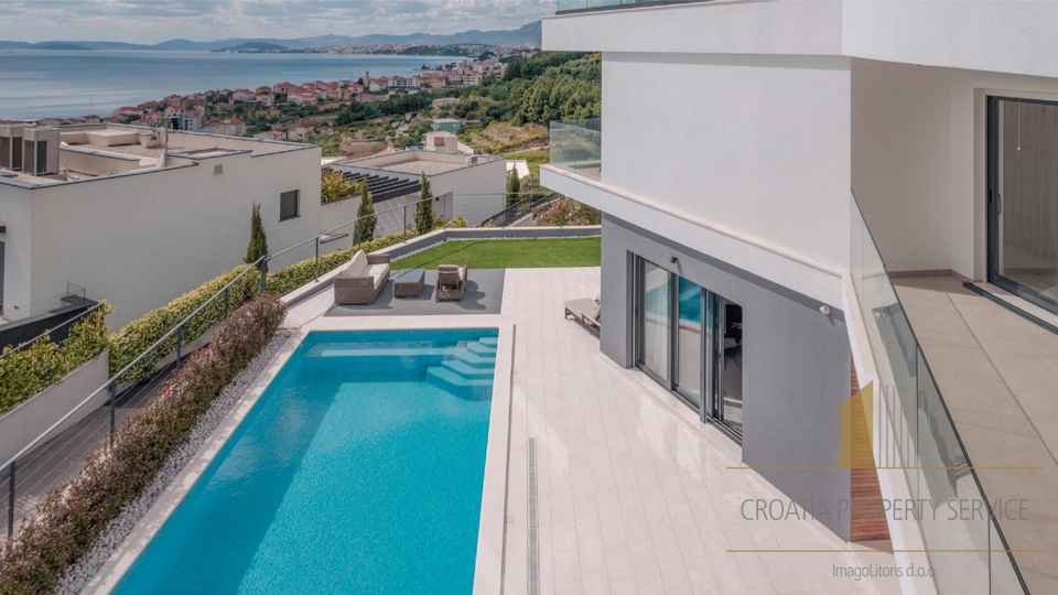 Luxusvilla mit offenem Meerblick in der Nähe von Split!