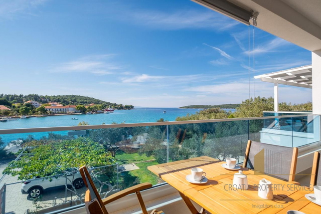 Wunderschönes Apartmenthaus in außergewöhnlicher Lage, erste Reihe am Meer!