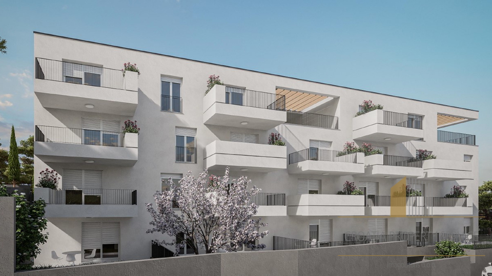 Modern stanovanje s teraso, 150 m od morja na otoku Čiovo!