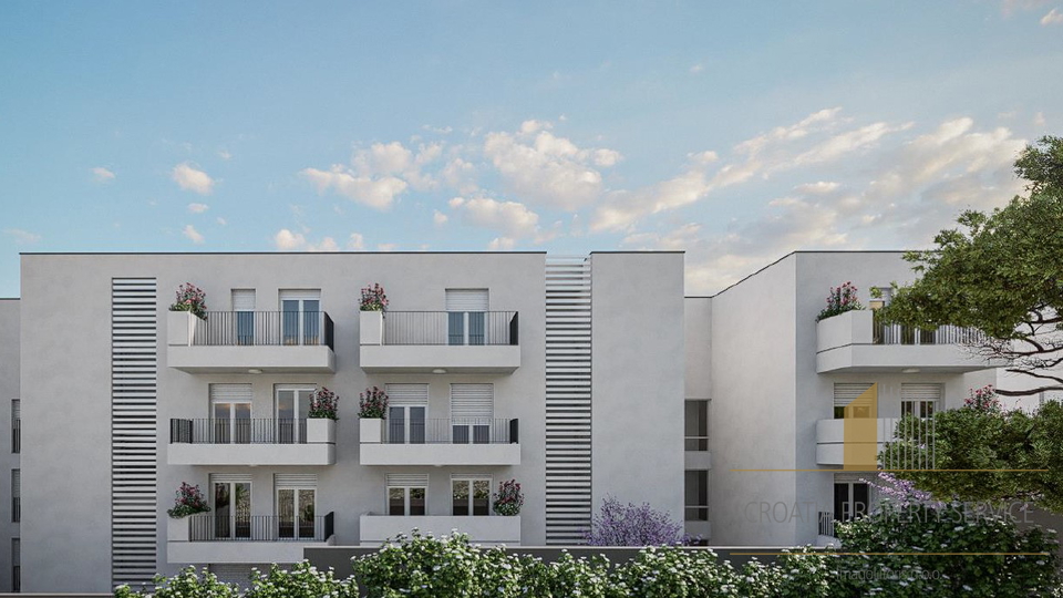 Modern stanovanje s teraso, 150 m od morja na otoku Čiovo!