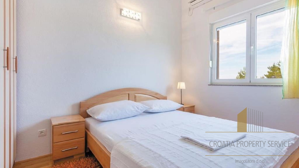 Luxurious villa with a swimming pool and sea view in the vicinity of Split!
