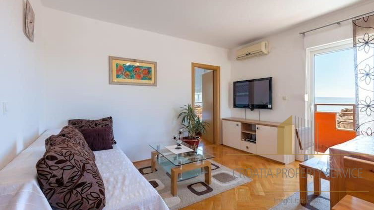 Luxurious villa with a swimming pool and sea view in the vicinity of Split!