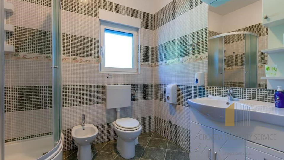 Luxurious villa with a swimming pool and sea view in the vicinity of Split!