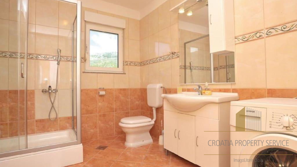 Luxurious villa with a swimming pool and sea view in the vicinity of Split!