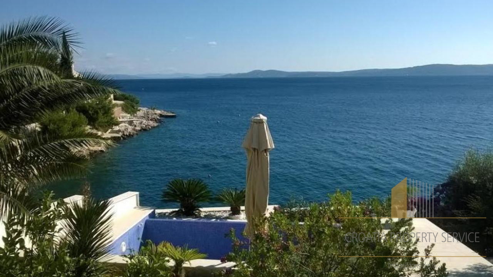 Villa first row to the sea in Čiovo with a beautiful view of the sea!