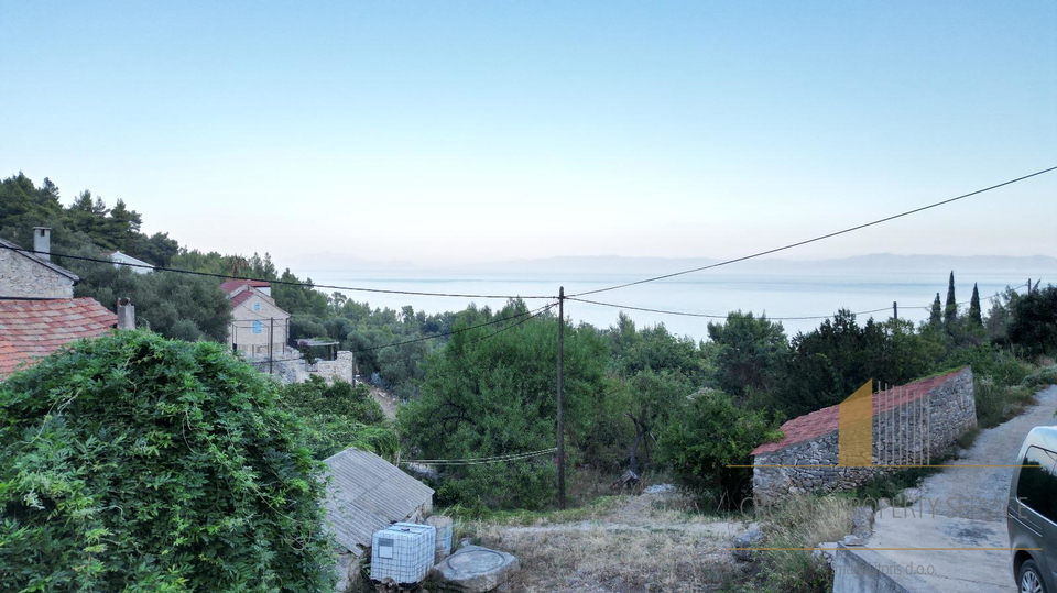 Unique investment opportunity: Stone house with additional land - Jelsa, island of Hvar!