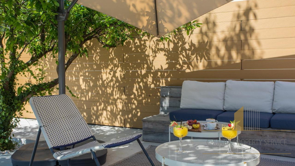 Perfect investment near Dubrovnik – beautiful property for tourism!