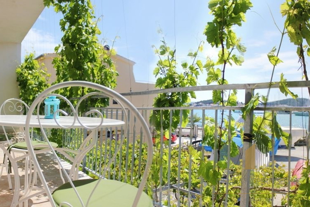 Meravigliosa casa appartamento a 50 m dal mare a Rogoznica!