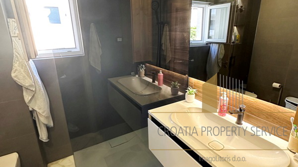 Wunderschöne Dreizimmerwohnung mit 137 m2 - Makarska!
