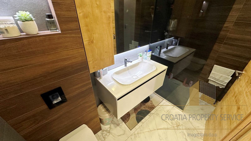 Wunderschöne Dreizimmerwohnung mit 137 m2 - Makarska!