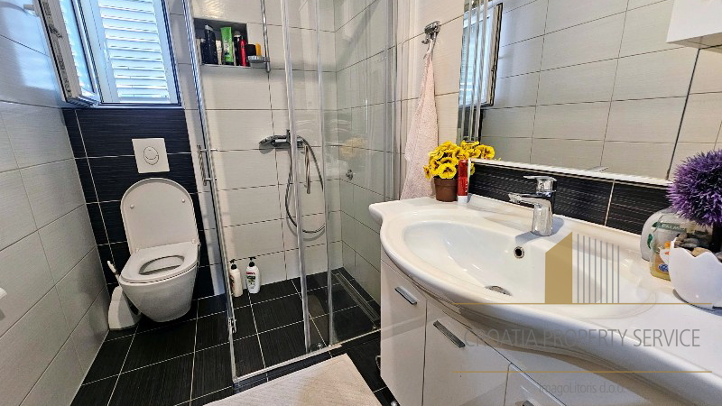 Beautiful two-room apartment in the western part of the city – Makarska!