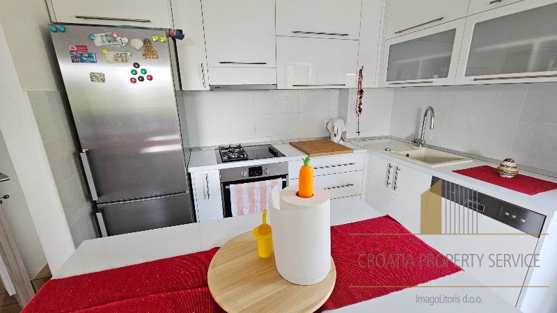Beautiful two-room apartment in the western part of the city – Makarska!