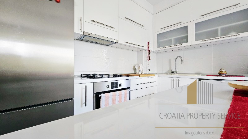Beautiful two-room apartment in the western part of the city – Makarska!