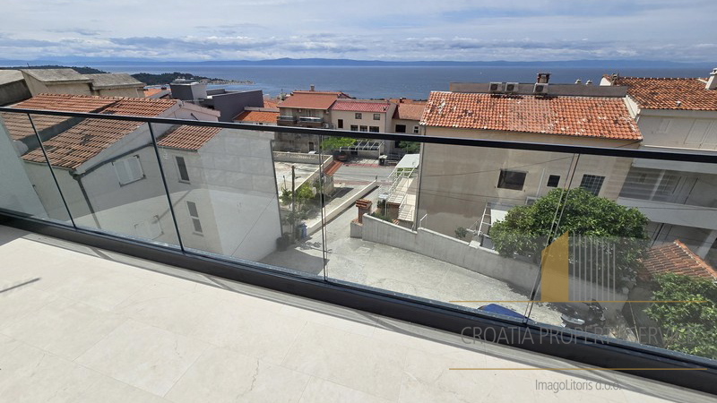 Appartamento attraente con vista sul mare in nuova costruzione – Makarska!