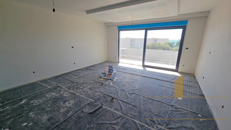 Dreizimmerwohnung mit Terrasse und Meerblick in Makarska!