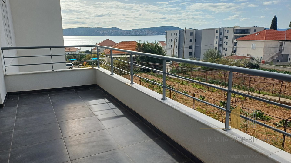 Luksuzan stan na atraktivnoj lokaciji, samo 200 m od plaže – Seget Donji!