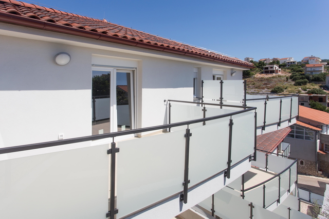 Jednosoban stan u novogradnji 160 m od mora u okolici Primoštena!