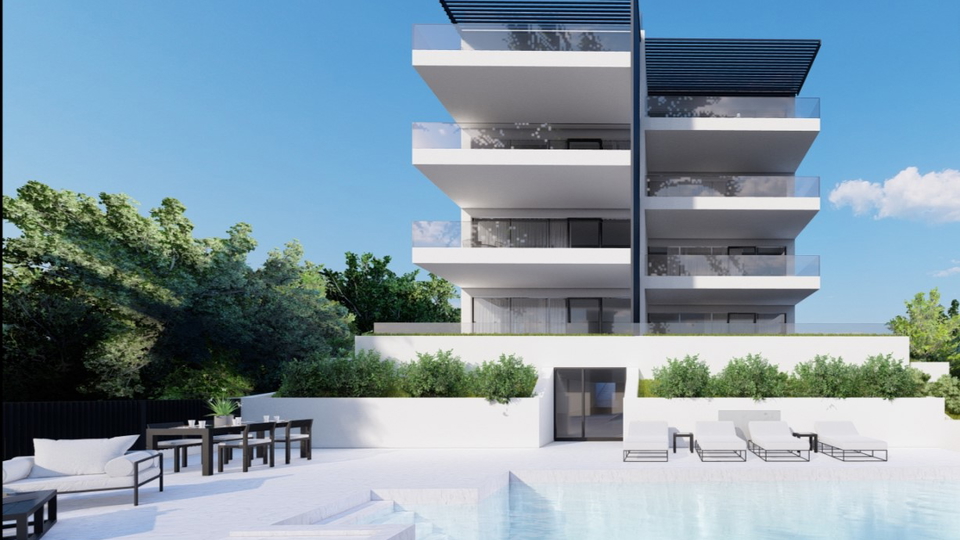 Luksuzni stan s vrtom i bazenom prvi red uz pla&zcaron;u &ndash; Seget Donji&excl;