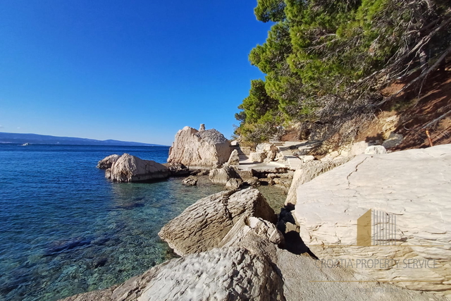 Jedinstvena prilika – Kuća na nestvarnoj lokaciji, 20 metara od mora i pješčane plaže!