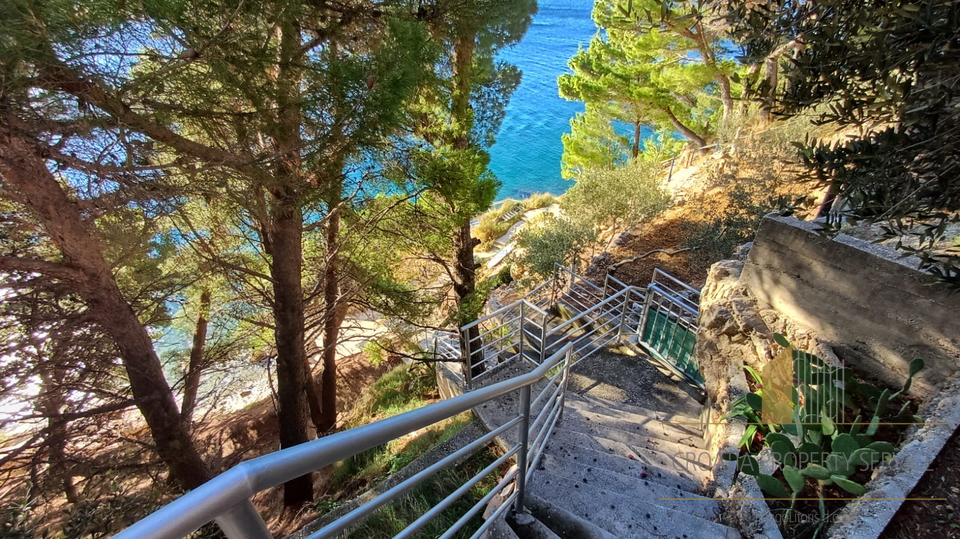 Einzigartige Gelegenheit – Haus in traumhafter Lage, nur 20 Meter vom Meer und einem Sandstrand entfernt!