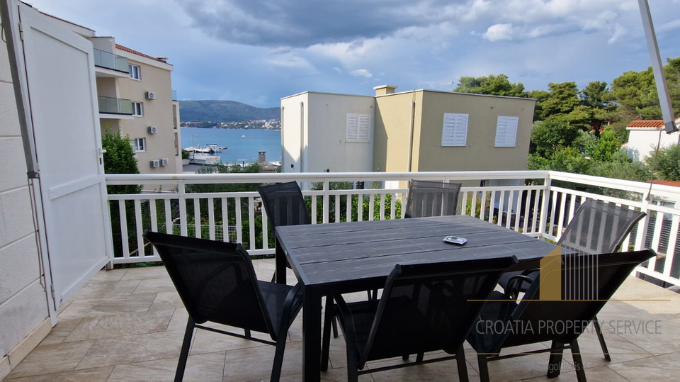 Luxury apartment house with a beautiful sea view, 35 meters from the sea on Čiovo!