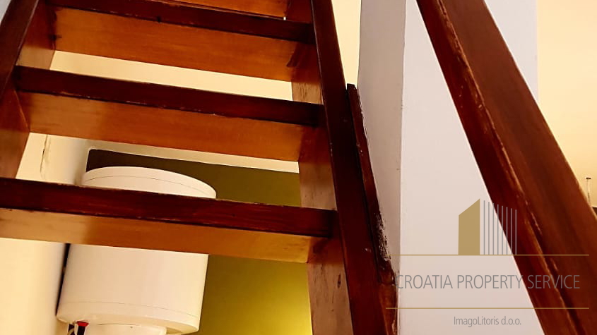 A stone house with a loggia in the Old Town, 90 meters from the waterfront! Island of Hvar!