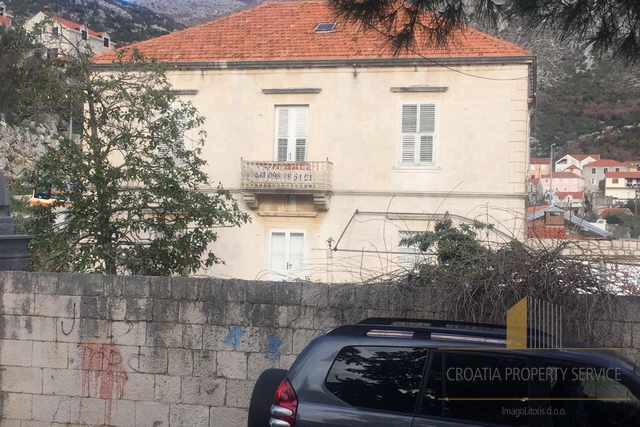 HOUSE FOR RECONSTRUCTION THE FIRST ROW TO THE SEA IN MOKOŠICA, DUBROVNIK!