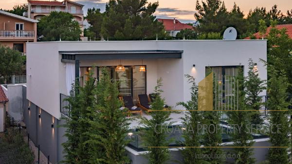 Luxury modern villa 100 meters from the Sea near Zadar – A perfect opportunity!