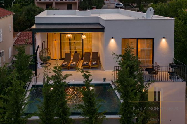 Luxury modern villa 100 meters from the Sea near Zadar – A perfect opportunity!