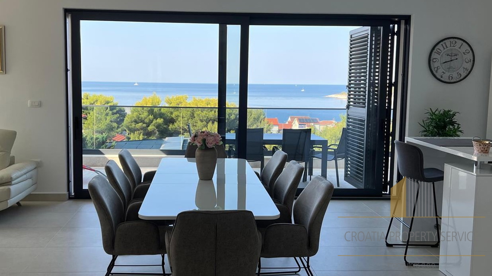 Luxury Villa with a Stunning Sea View – Rogoznica!