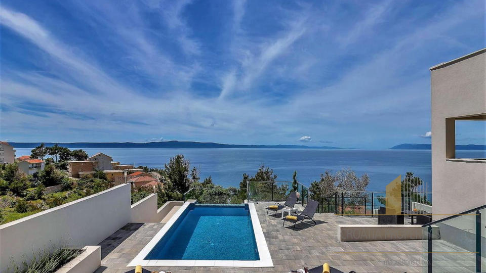 A beautiful new villa, just 70 meters from the sea on the Makarska Riviera!