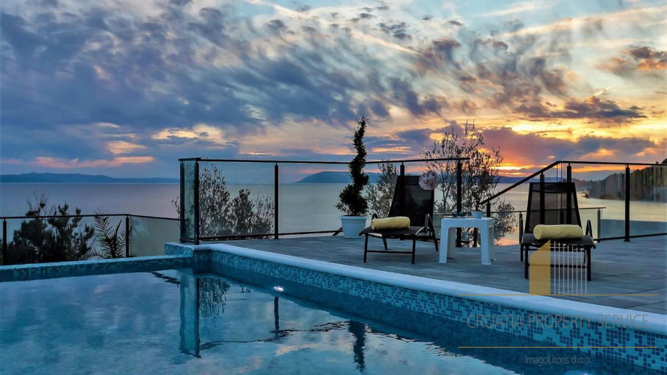 A beautiful new villa, just 70 meters from the sea on the Makarska Riviera!