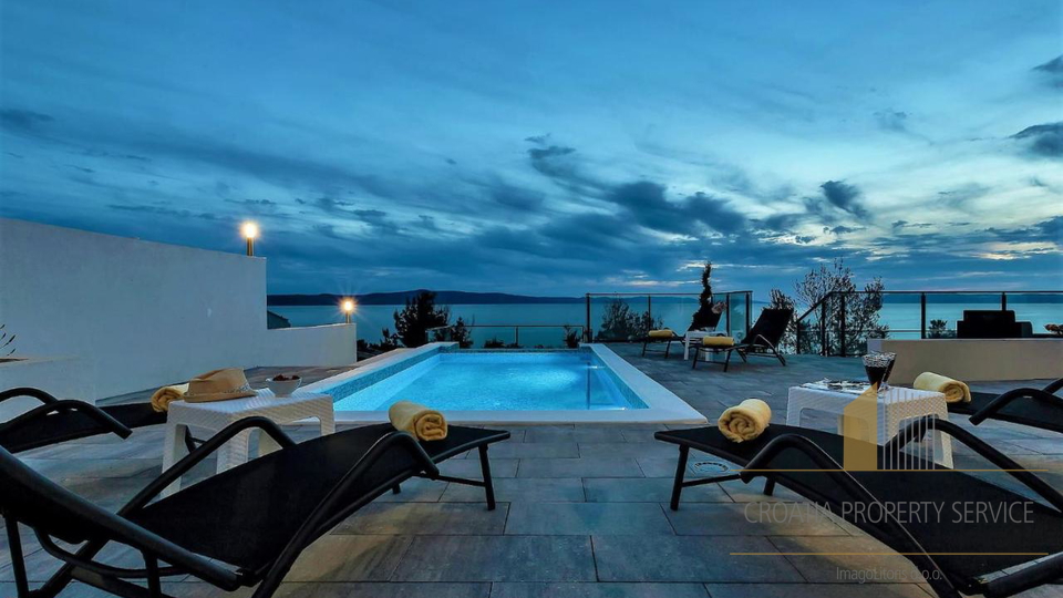 A beautiful new villa, just 70 meters from the sea on the Makarska Riviera!