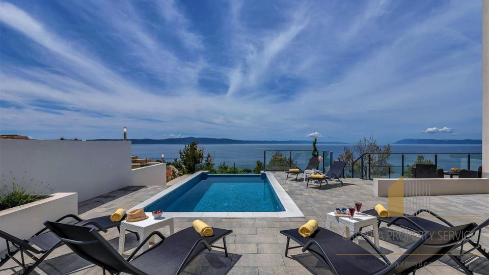 A beautiful new villa, just 70 meters from the sea on the Makarska Riviera!