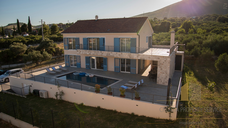 Luxury villa with pool and open sea view - Kaštel Novi!