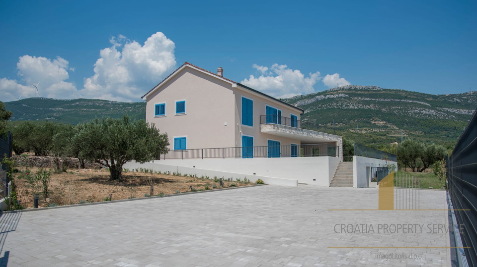 Luxury villa with pool and open sea view - Kaštel Novi!